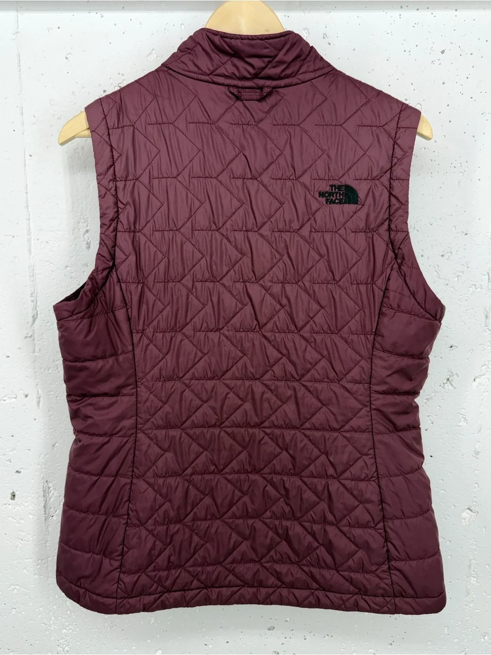 The North Face Women’s Size Large Maroon Quilted Vest